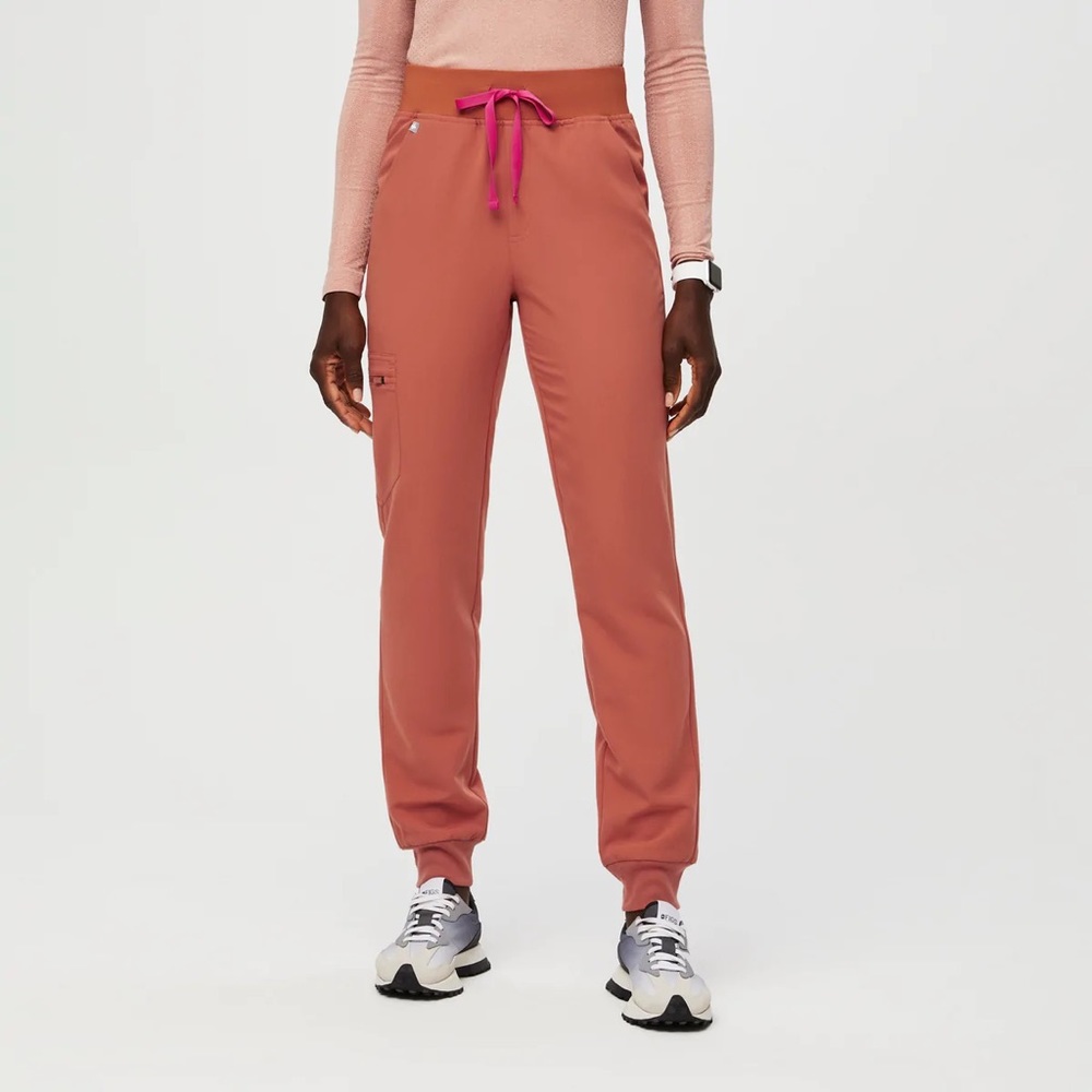 NWT High Waisted Zamora™ Jogger Scrub Pants 2.0